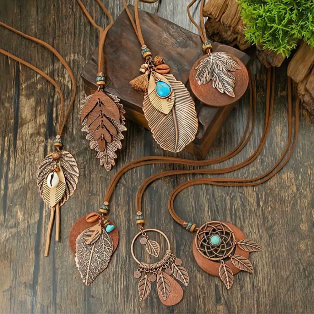 Elegant Brown Leaf Multi-Layer Pendant Necklace - Picture 4 of 7